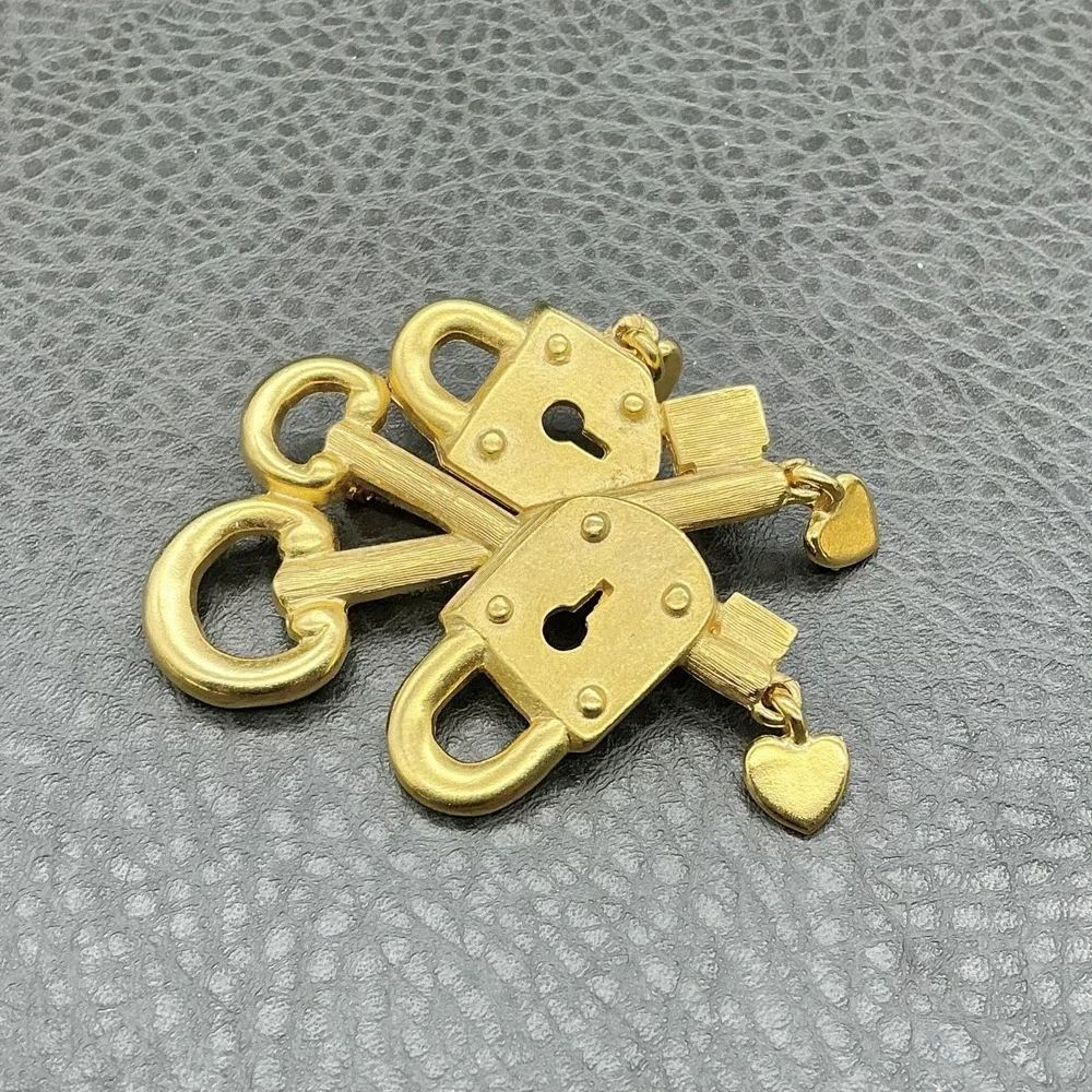RVP padlock key